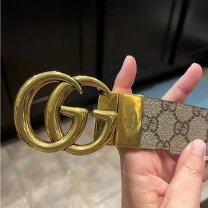 Worn one time, small size reversible and be worn as either side